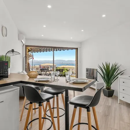 Apartment Le Mistral By Sur La